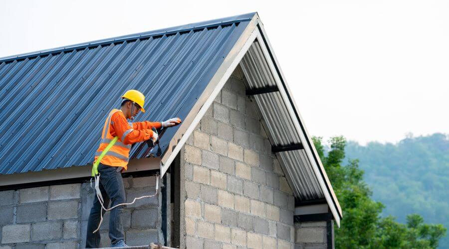 Professional residential roofers in Gwinn, MI